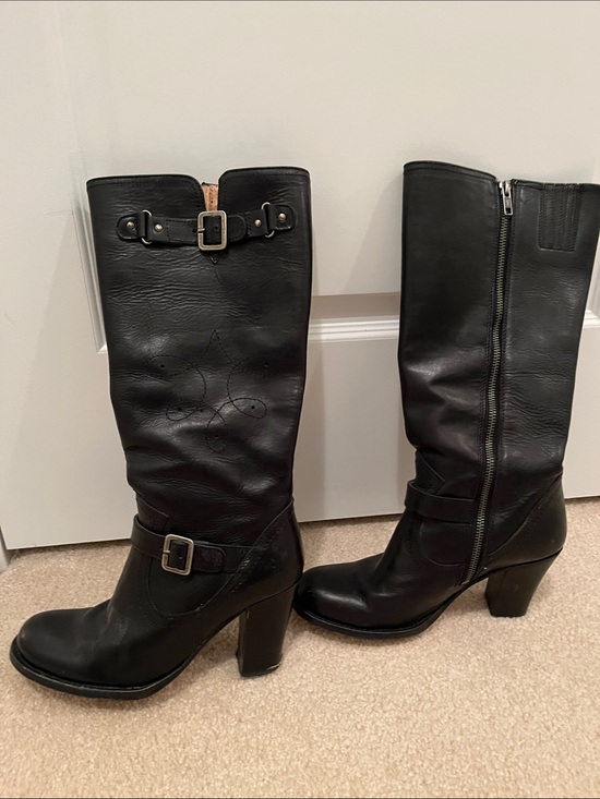 Frye Shoes - Frye ‘Julia Stitch’ Black Leather Mid-Calf Heeled Boots with Buckle Accents